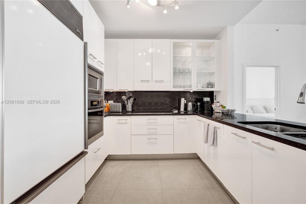 2+1 Condo — 6799 Collins Ave APT 201