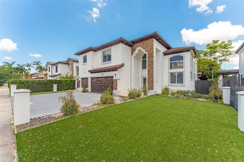 6-bedroom Single-Family Home — 15262 SW 11th St
