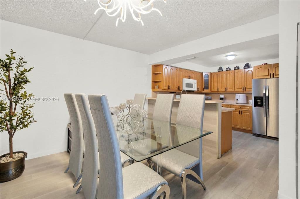 3+1 Mülk — 15460 SW 82nd Ln APT 403