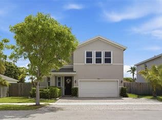 5+1 Müstakil ev — 27603 SW 133rd Ave, Homestead, 33032