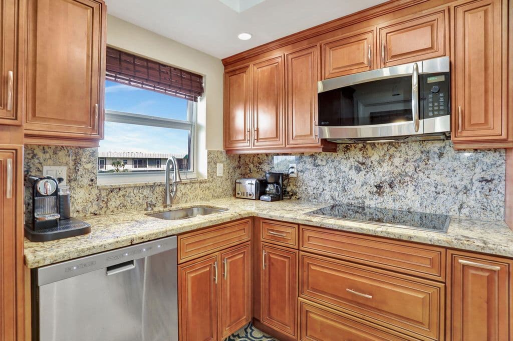 2-bedroom Condo — 806 SE 7th Street #403