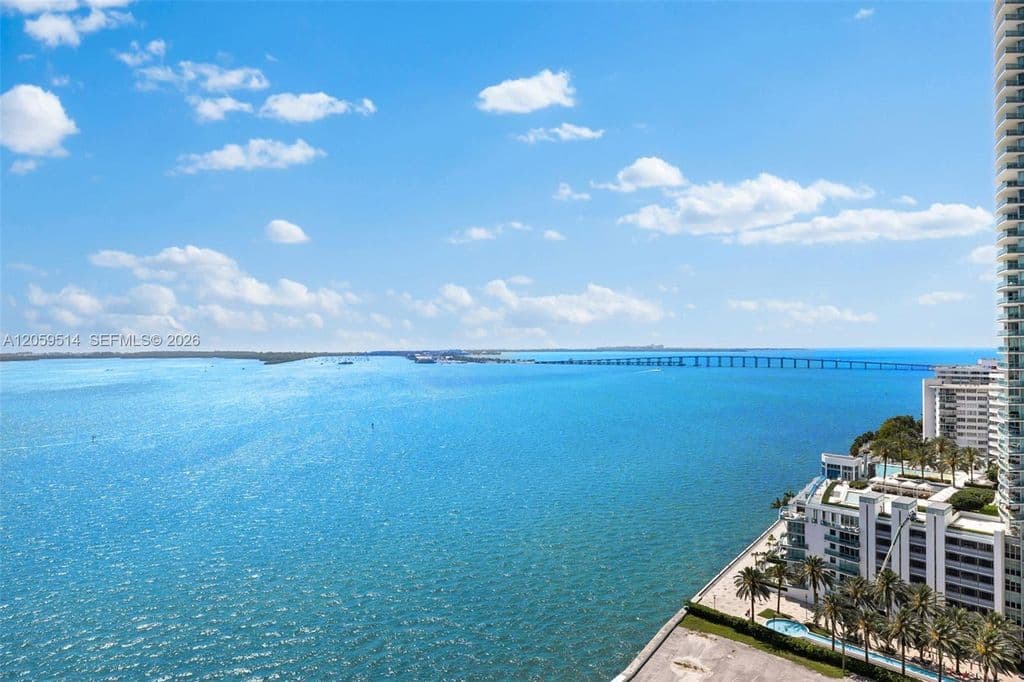 1-bedroom Condo — 1155 Brickell Bay Dr APT 2005
