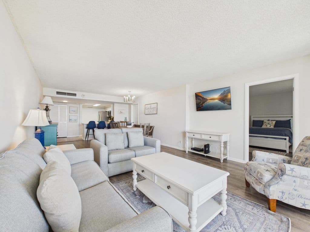 2-bedroom Condo — 2400 PRESIDENTIAL Way #704