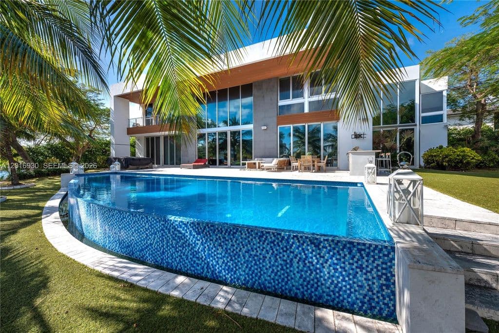 6+1 Müstakil ev — 400 Tamarind Dr