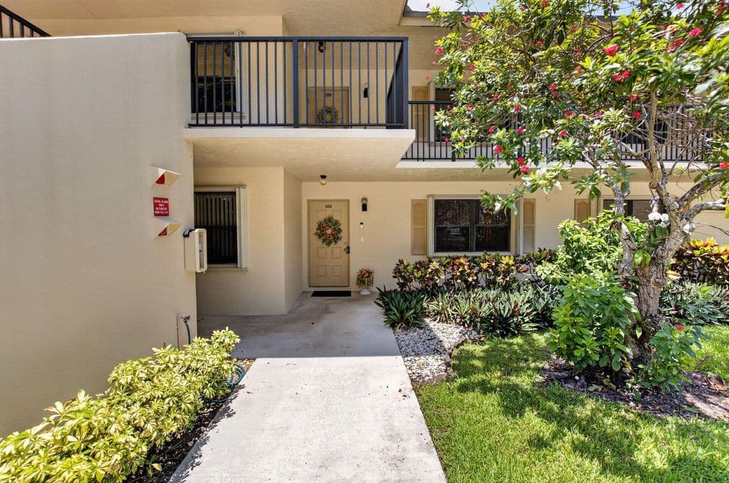 2-bedroom Condo — 2898 SW 22nd Circle #231b