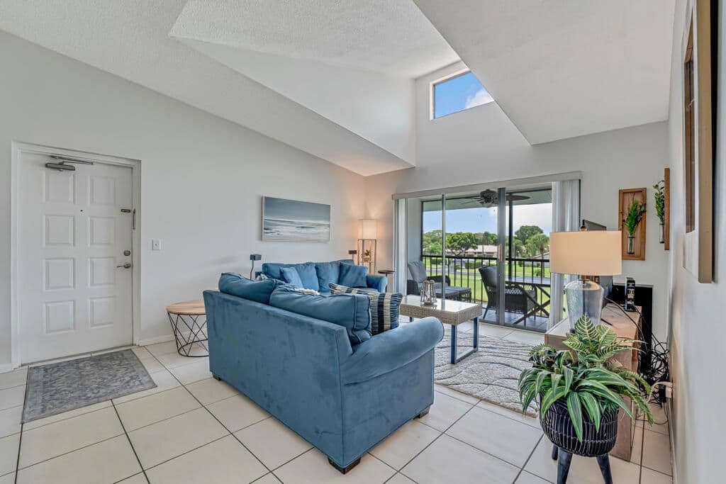 2-bedroom Condo — 1112 GREEN PINE Boulevard #G3
