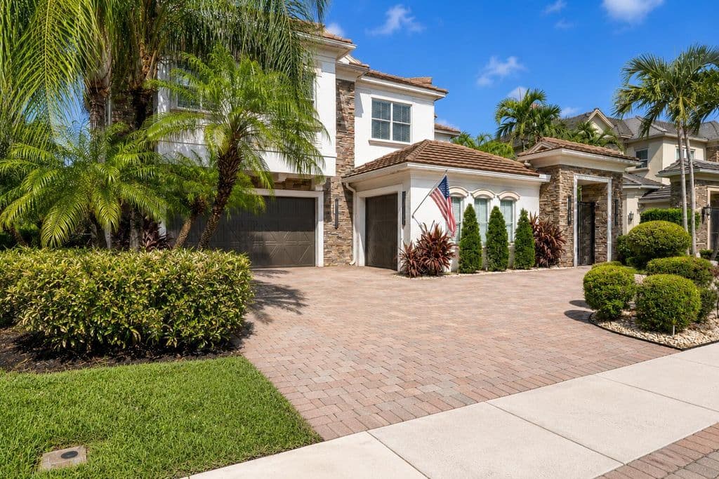 4+1 Müstakil ev — 8541 Butler Greenwood Drive