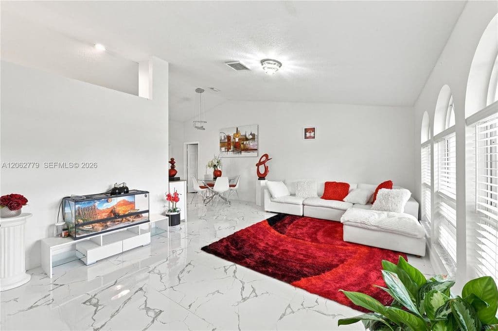 4-bedroom Single-Family Home — 12629 75th Ln N