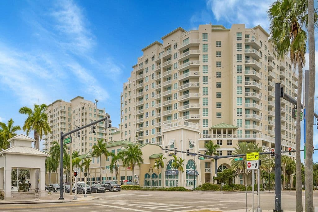 3+1 Condo — 350 N Federal Highway #508