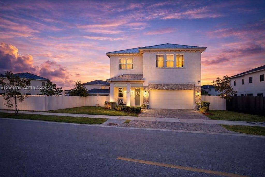 5+1 Müstakil ev — 22255 SW 132nd Ave #132