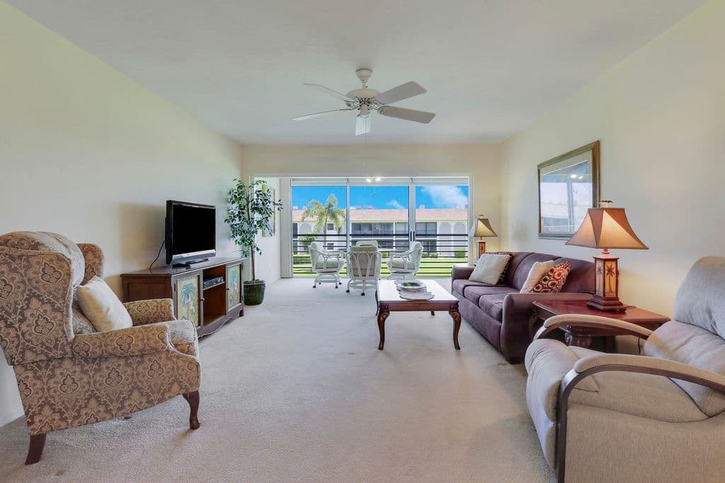 2+1 Condo — 755 Saturn Street #I206