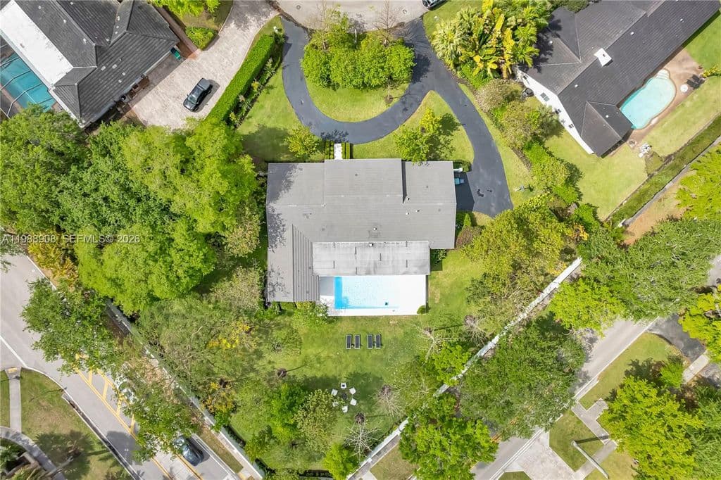 4+1 Müstakil ev — 10705 SW 128th Ter