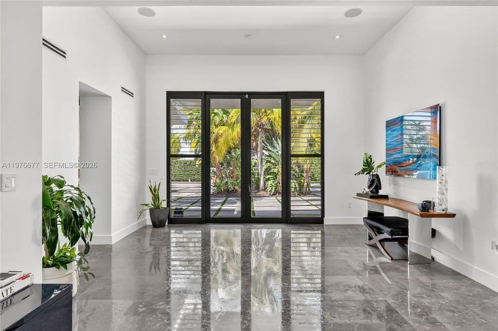 5+1 Müstakil ev — 1540 Cleveland Rd
