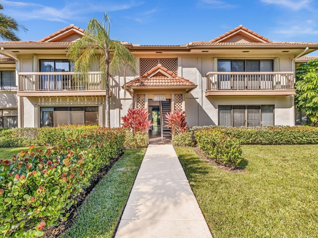 2+1 Condo — 1109 Duncan Circle #202