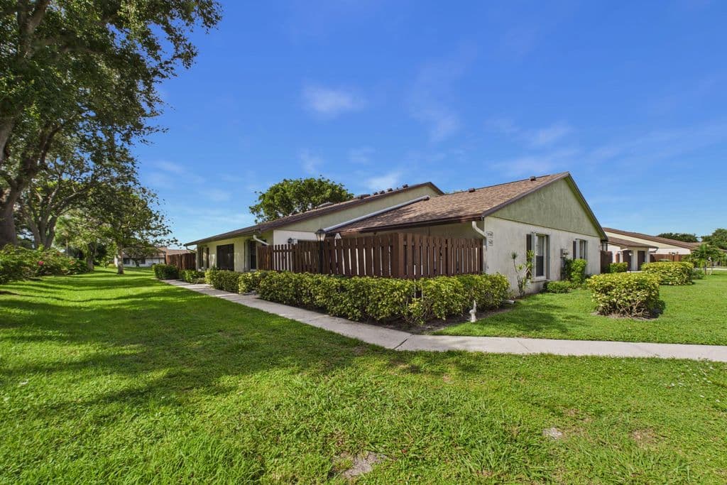 2+1 Müstakil ev — 3760 Coco Loba Lane