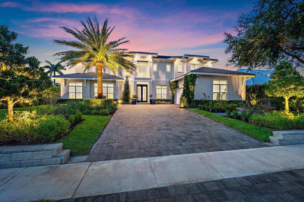 5-bedroom Single-Family Home — 2169 Driftwood Circle
