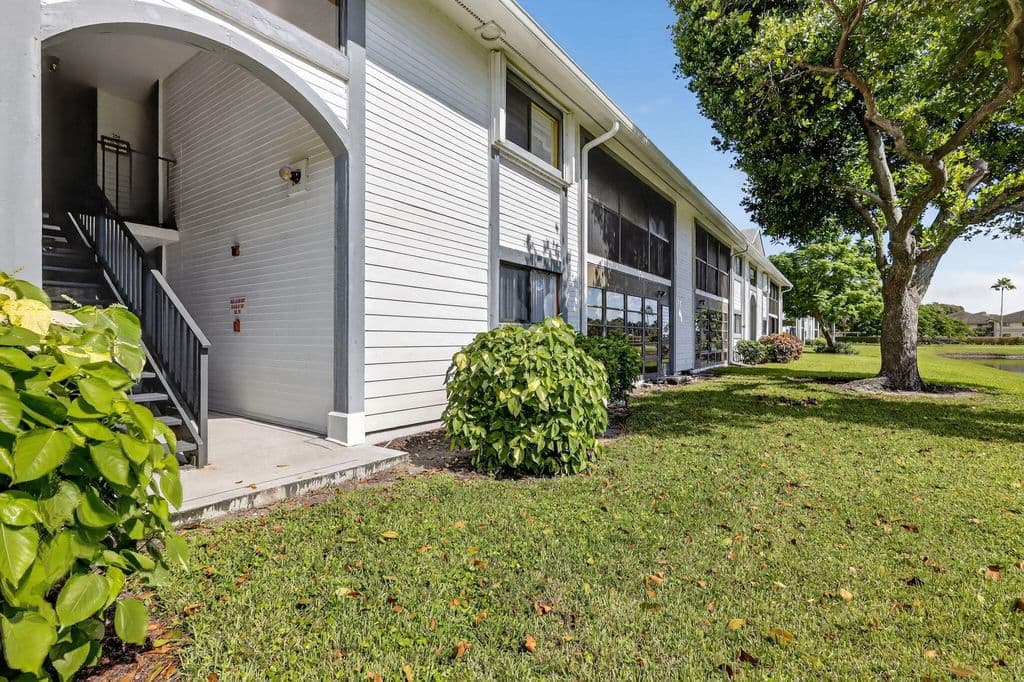 2-bedroom Condo — 15453 Lakes Of Delray Boulevard #207