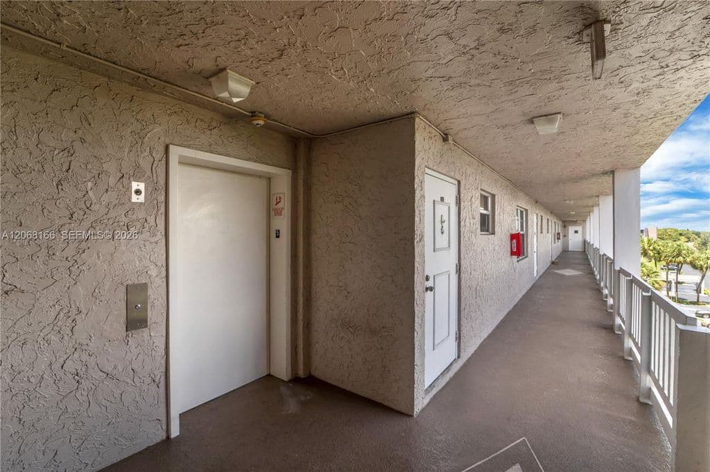 2+1 Condo — 1100 NW 87th Ave APT 508