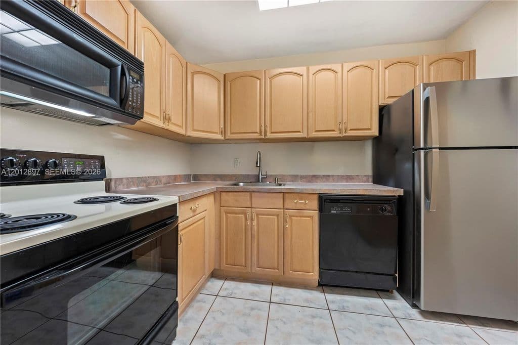 2+1 Condo — 7829 Miller Dr APT B205