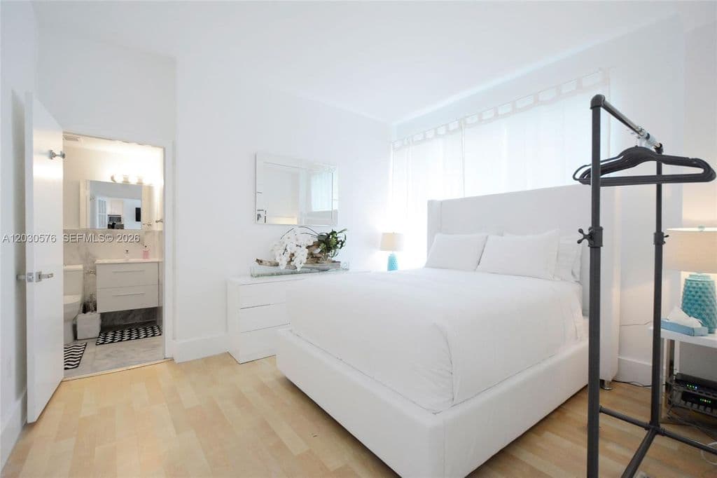 2+1 Condo — 1342 Drexel Ave APT 105