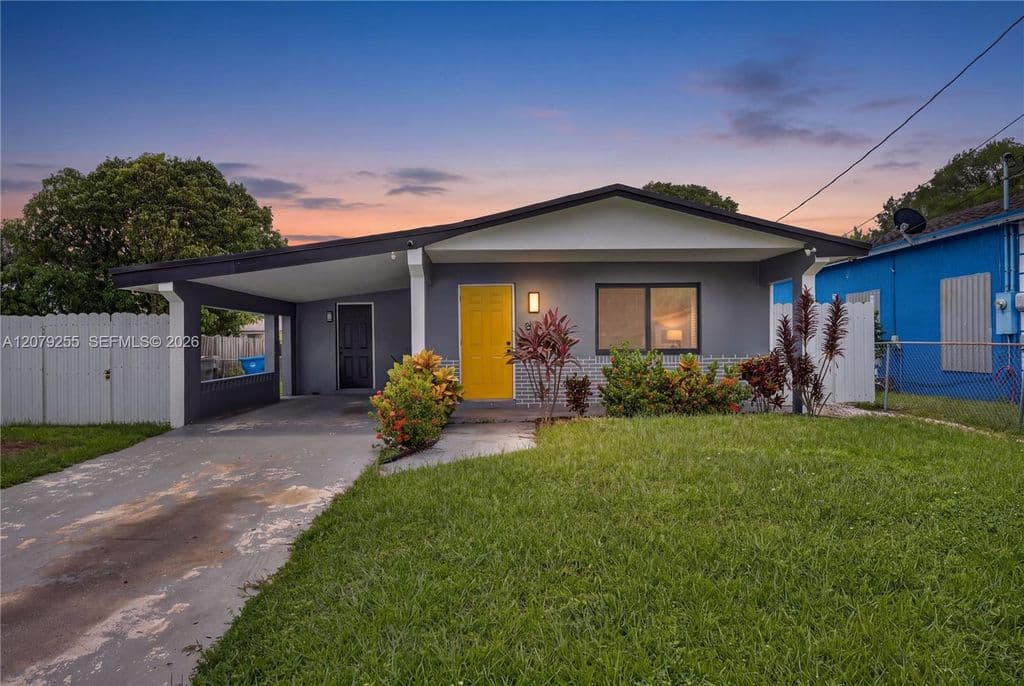 4-bedroom Single-Family Home — 5724 SW 18th St