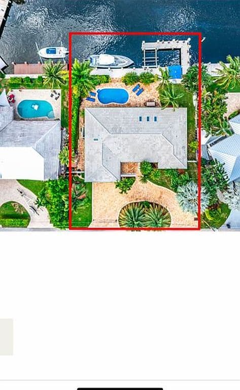 3-bedroom Single-Family Home — 2813 NE 29th St