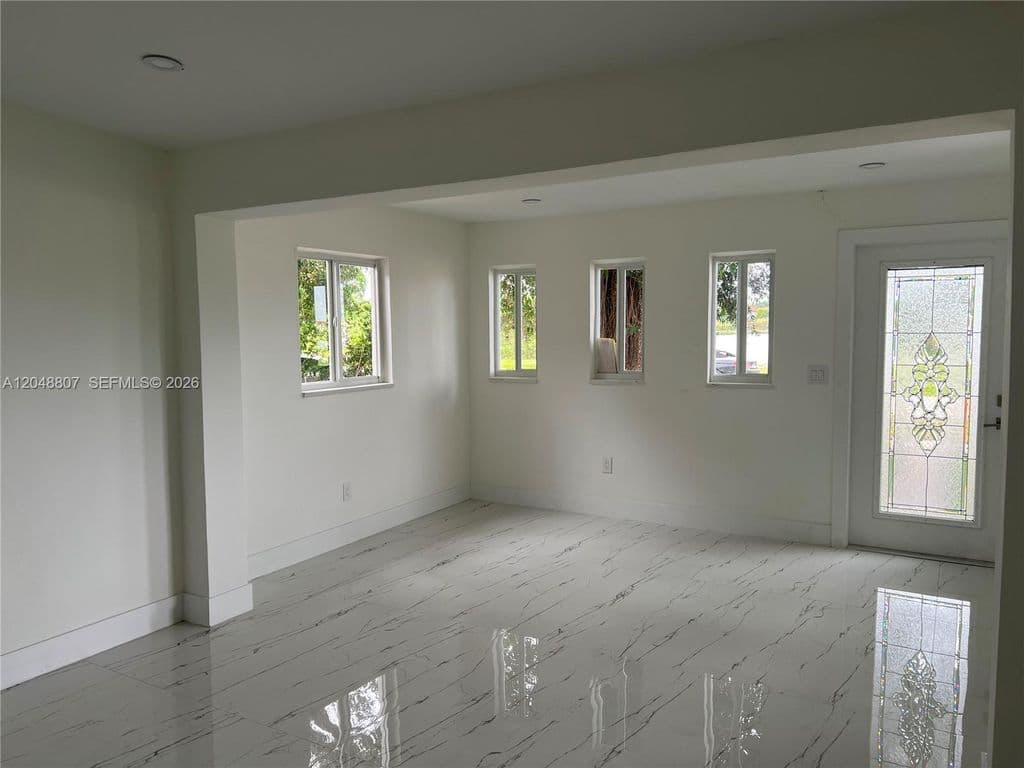 2+1 Müstakil ev — 1831 Wilmington St