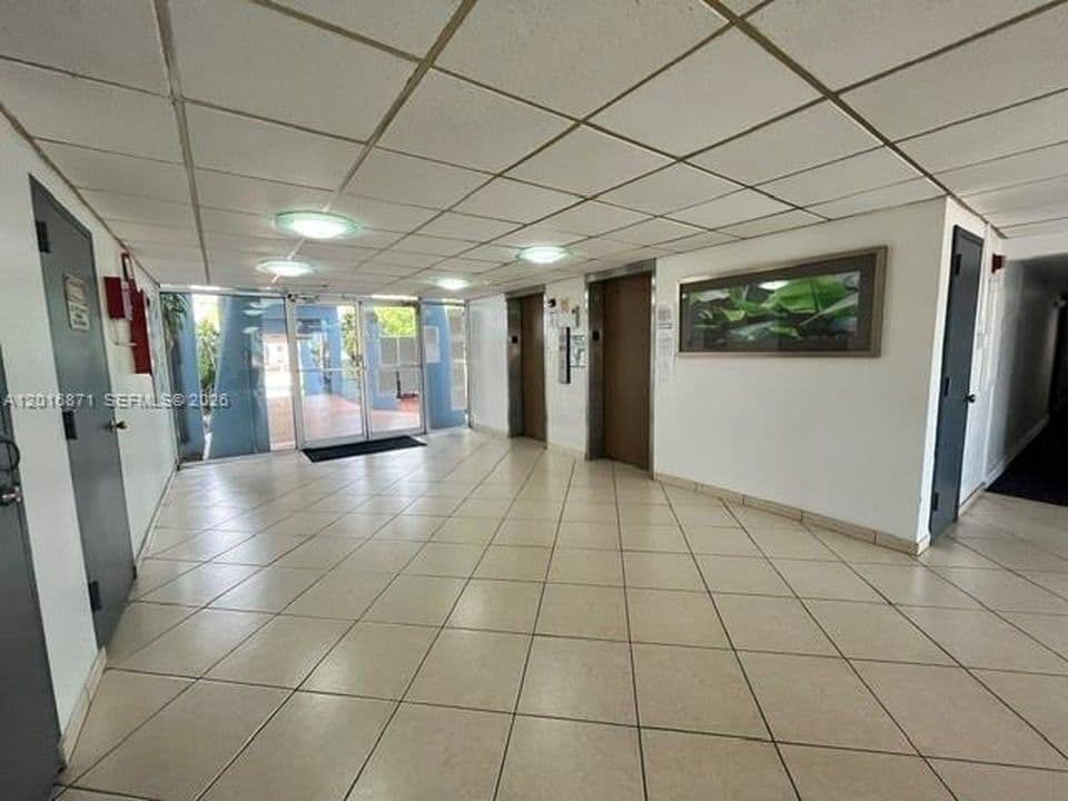 1+1 Condo — 5050 NW 7th St APT 220