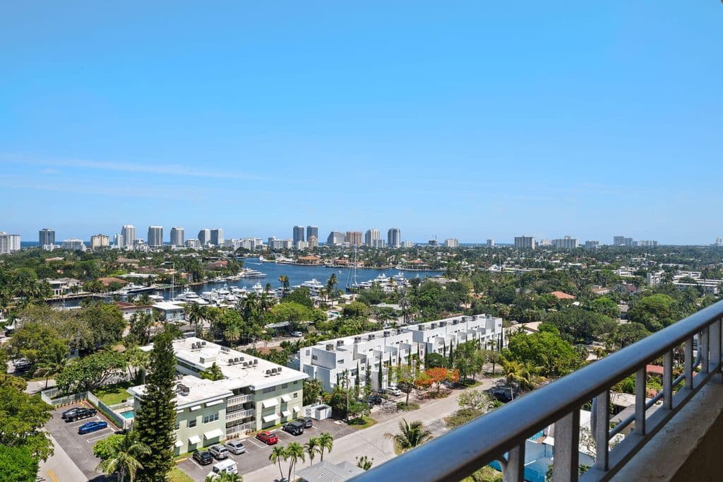 2-bedroom Condo — 900 NE 18th Avenue #1407