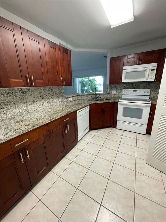 2-bedroom Condo — 3457 NW 44th St APT 104