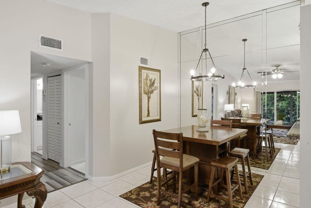 2+1 Condo — 13811 Oneida Drive #F2