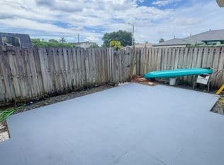2-bedroom Townhouse — 407 Arabian Road, Palm Springs, 33461