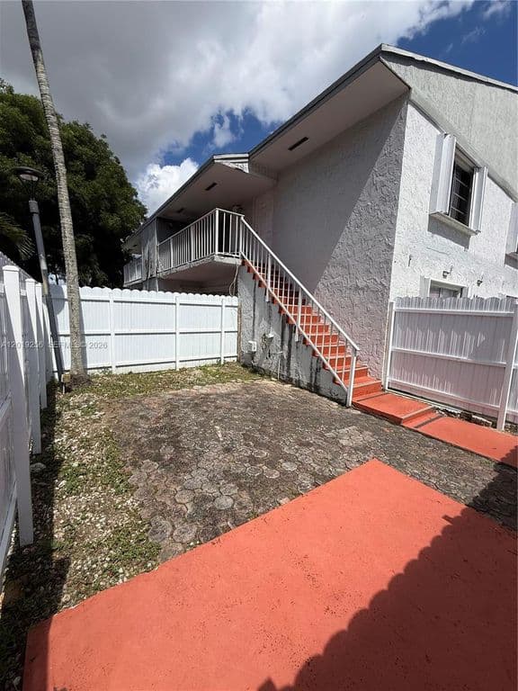 2-bedroom Condo — 8480 SW 156th Pl APT 620