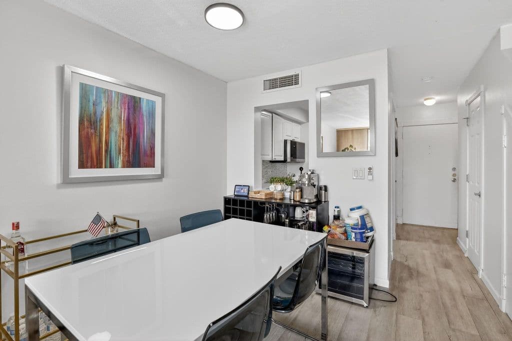 2-bedroom Condo — 1531 SE 15th Street #7