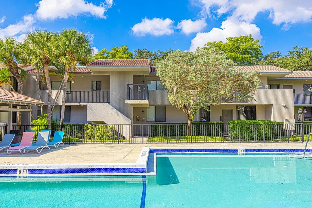 2+1 Condo — 9541 SW 1ST Court #9541