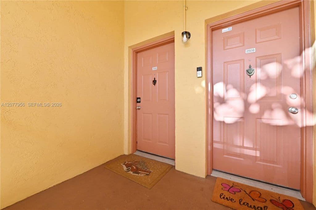 2-bedroom Condo — 2662 NW 33rd St APT 2508
