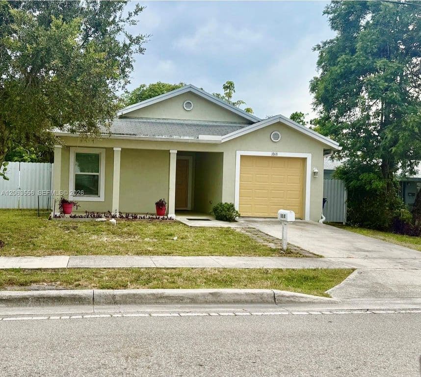 3-bedroom Single-Family Home — 1018 Foster Rd