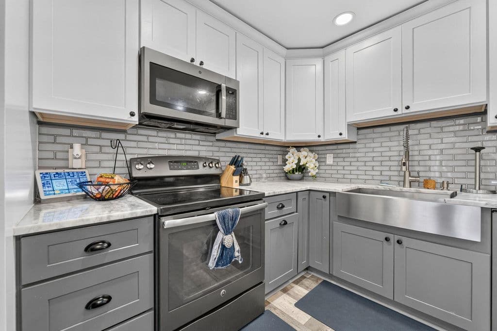 3-bedroom Property — 2242 NW 39TH Avenue