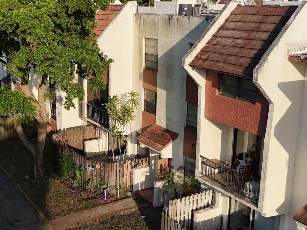 2-bedroom Condo — 1796 NW 55th Ave APT 103