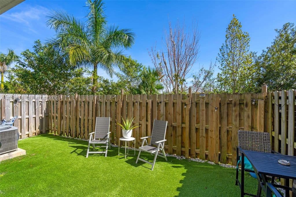 2-bedroom Condo — 8015 NW 104th Ave #3