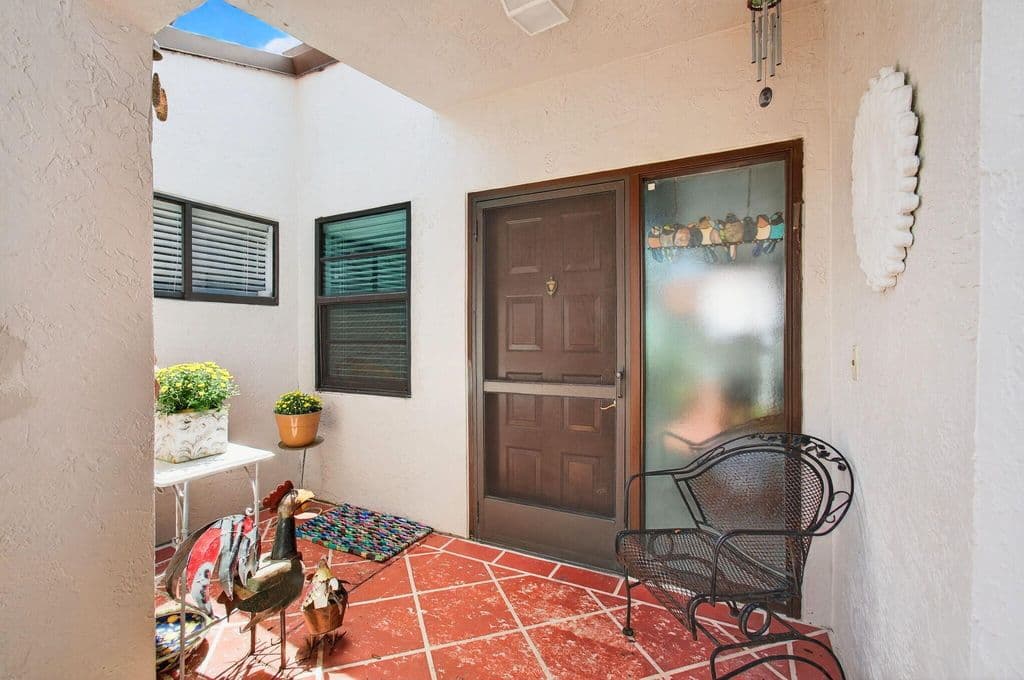 2-bedroom Condo — 6248 Kings Gate Circle
