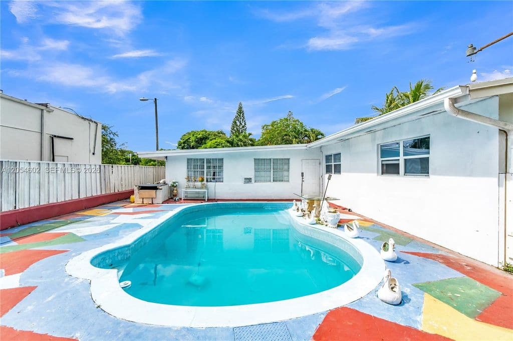 3+1 Müstakil ev — 295 NW 122nd St