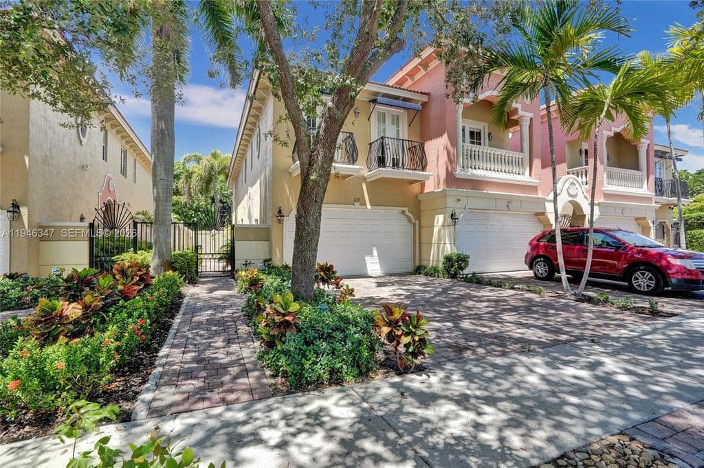 3-bedroom Property — 1115 NE 14th Ave