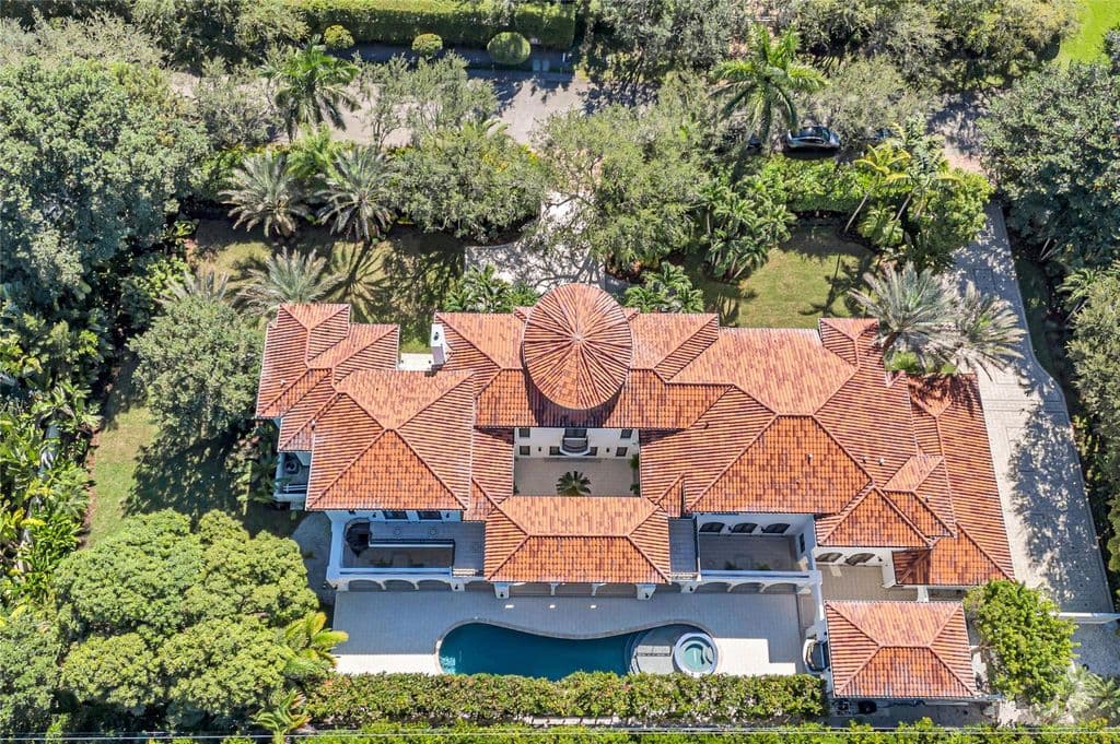 8-bedroom Single-Family Home — 4955 SW 83rd Street