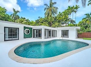 4+1 Müstakil ev — 1825 Alamanda Dr, North Miami, 33181