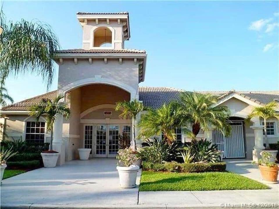 3+1 Condo — 8821 Wiles Rd APT 101