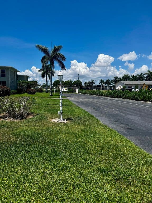 2+1 Condo — 310 N NORTH Boulevard #2A