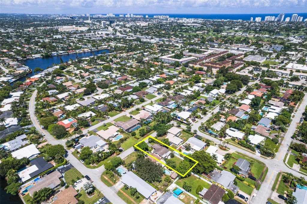2-bedroom Single-Family Home — 1676 NE 40th Street