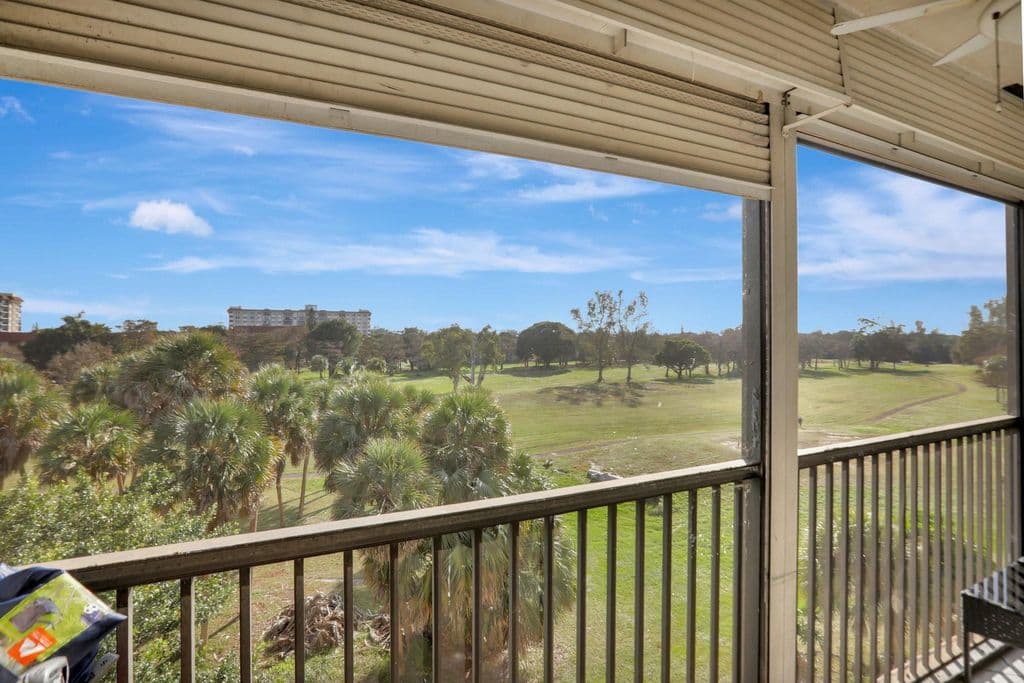 2+1 Condo — 5570 NW 44th Street #518a