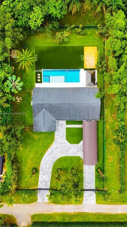 4+1 Müstakil ev — 18840 SW 218th St